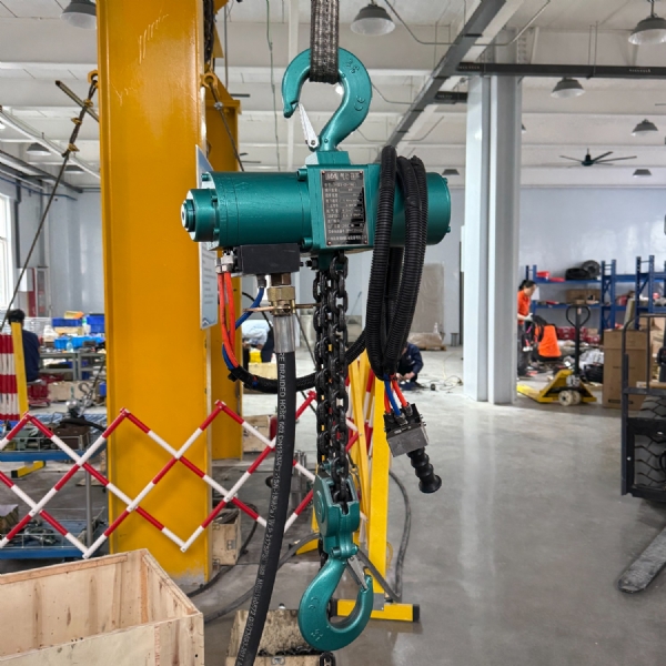 雙鉤平衡5噸氣動(dòng)葫蘆 HQ5煤安認(rèn)證環(huán)鏈風(fēng)動(dòng)葫蘆 耐酸堿腐蝕