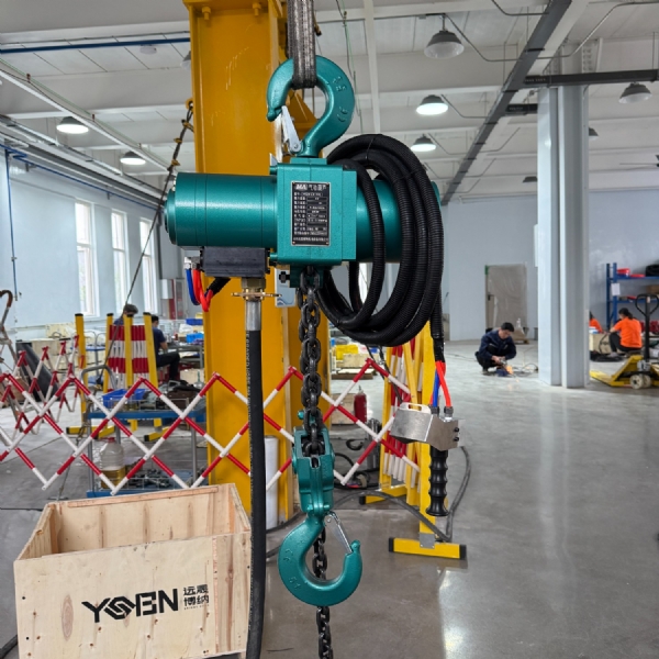 8噸雙重固定氣動(dòng)葫蘆 HQ8環(huán)鏈運(yùn)行式風(fēng)動(dòng)葫蘆 安全作業(yè)